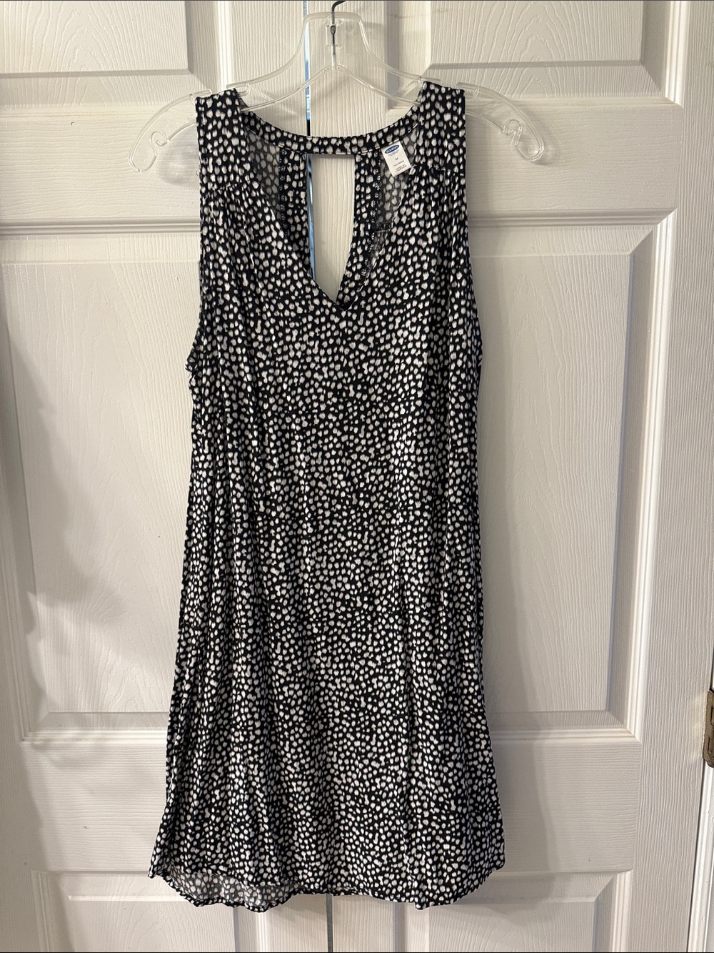Old Navy Black and White Sleeveless V-Neck Midi Dress